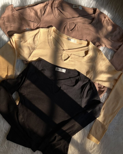 بلوز آستین بلند پارچه کرکرهای زنانه، بند انگشتی یقه بتمنی